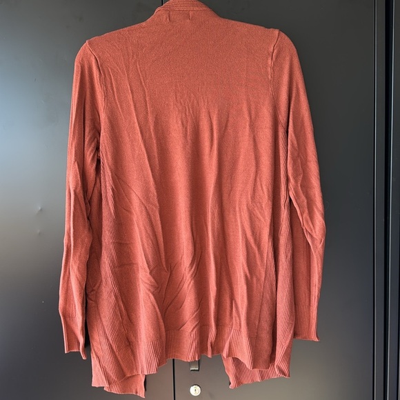 Women's size Large | Rust (ish) color Sweater/cardigan - Picture 4 of 4